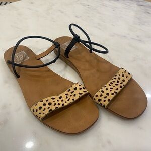 DV Dolce Vita Cheetah Print Lucian Sandals sz 8